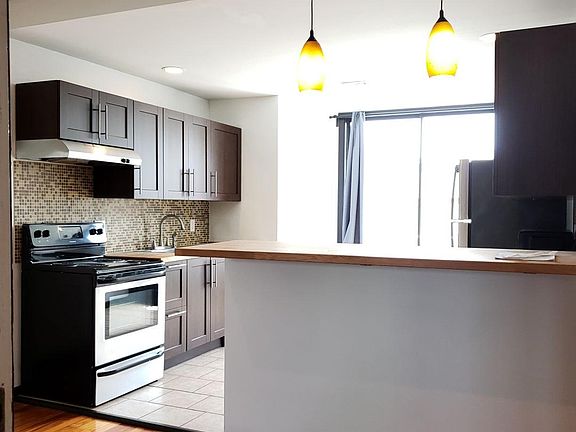 3rd image of 424 W Girard Ave #2
