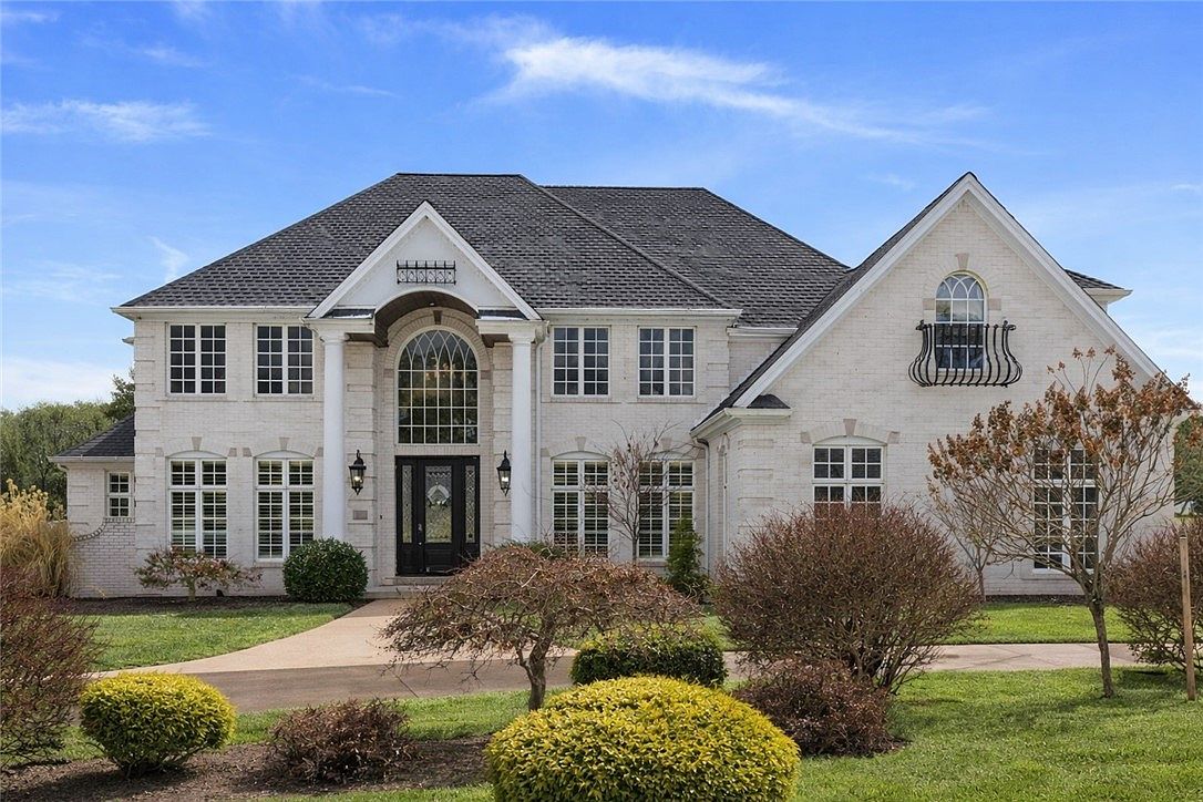 470 Four Lakes Dr