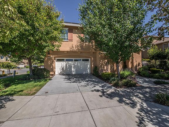 4th image of 106 Marcela Dr
