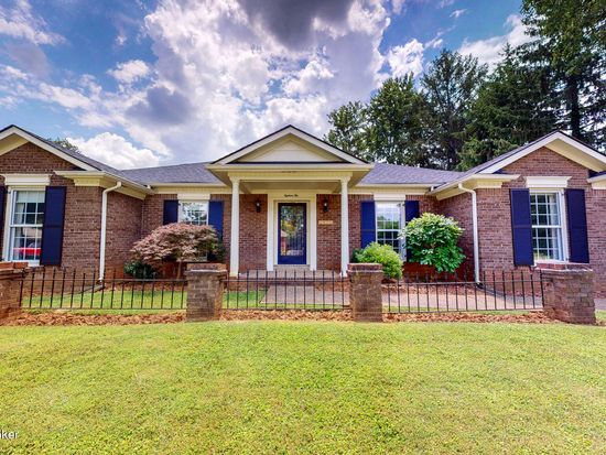 1810 Bainbridge Row Dr, Indian Hills, KY 40207