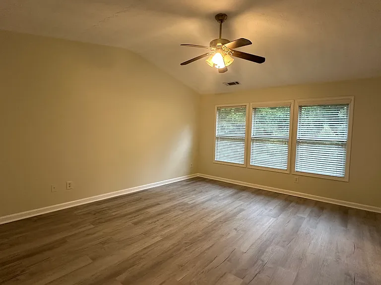 4219 Annlette Dr — Photo 3