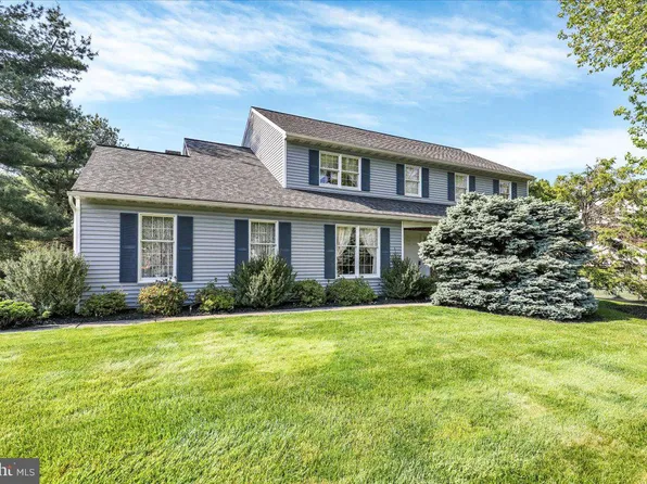 2019 Lincoln Ct, Wyomissing, PA 19610