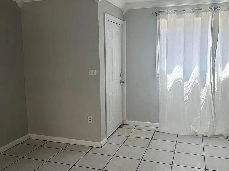 927 NW 7th Ct #3 — Photo 11