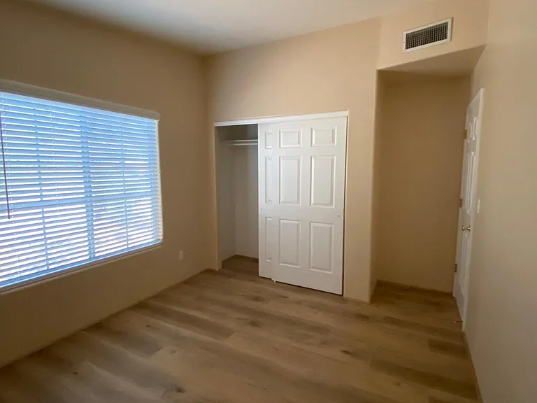 3041 E Loretta Dr — Photo 52