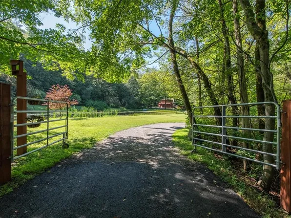 417 Gardner Hollow Road, Poughquag, NY 12570