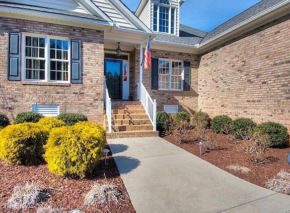 3rd image of 3843 Mill Mount Dr