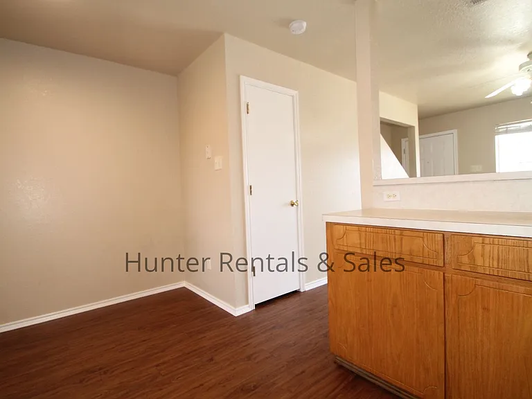 3904C Gus Dr — Photo 8