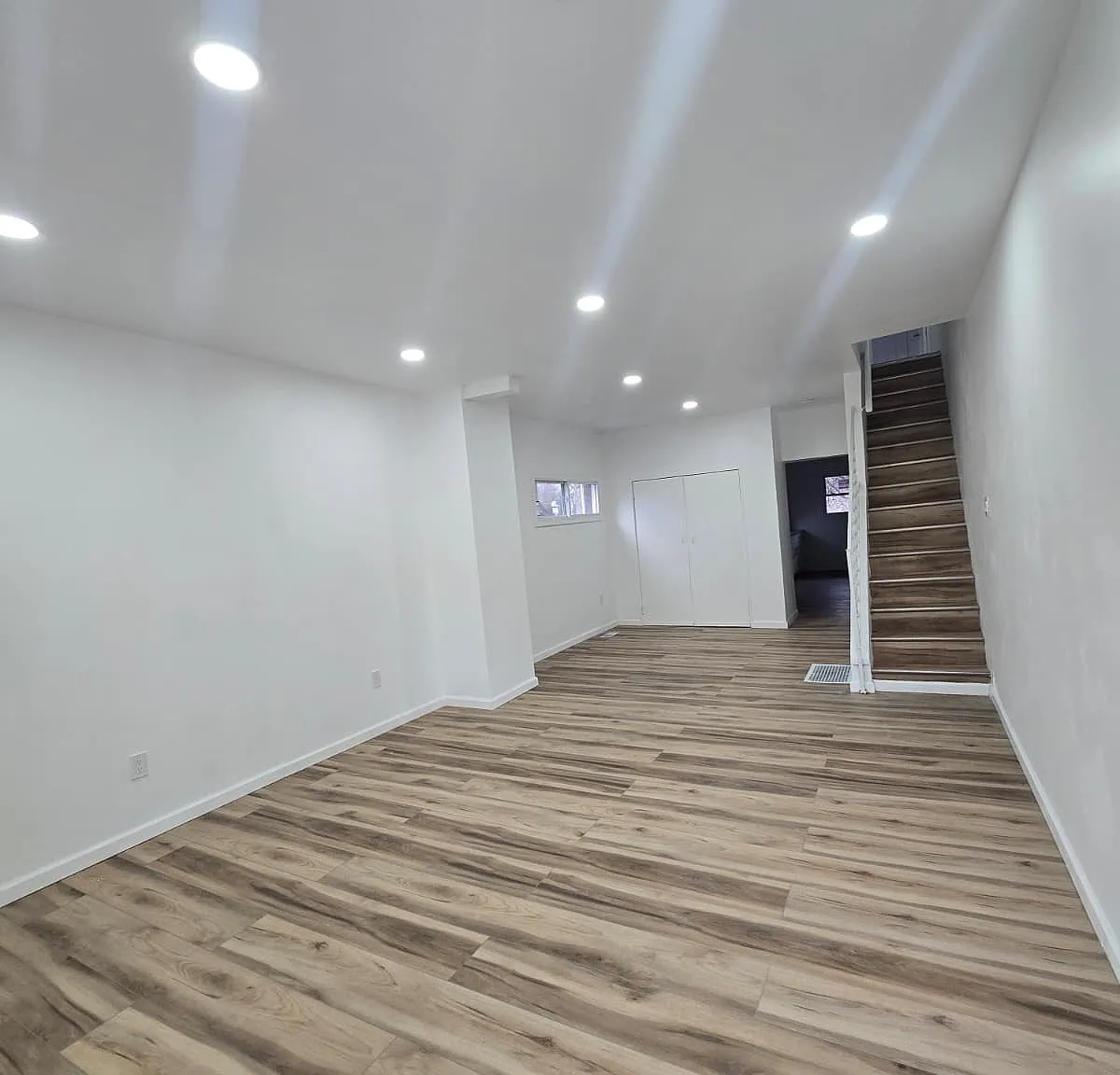 5 bed, 1.5 bath, 1854 sqft, $1,800 — Photo 3
