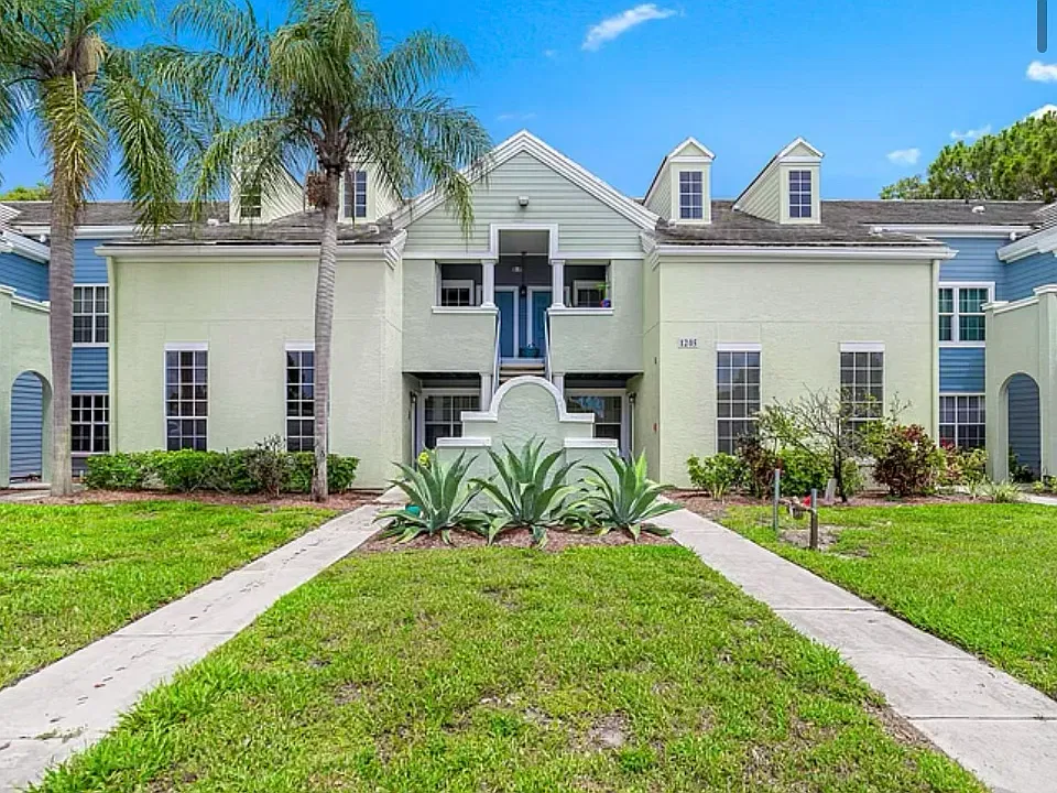 1205 Crystal Way #D