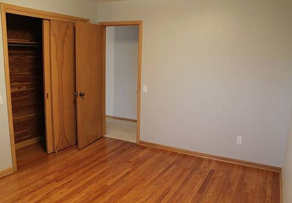 4th image of 700 Canterbury Dr