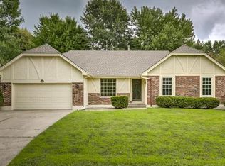 355 NW Weschester Dr, Blue Springs, MO 64014