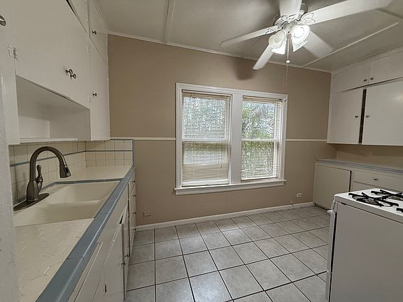 4th image of 110 Barilla Pl