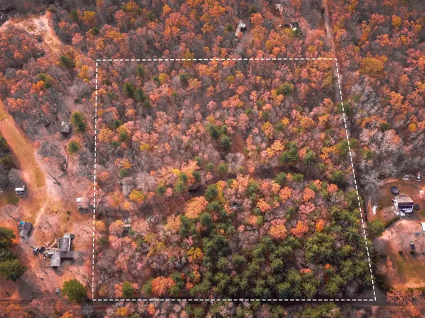 7950 W 140th St, Grant, MI 49327