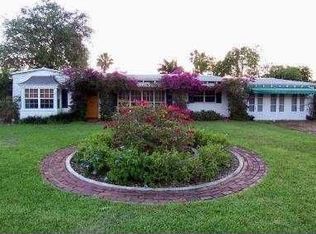 7635 W Lake Dr, Lake Clarke Shores, FL 33406