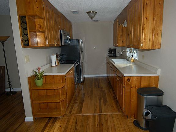 4th image of 1108 Kathleen Ave