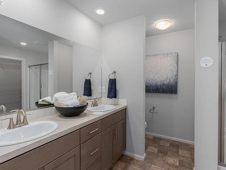 1658 Smith Dr — Photo 3