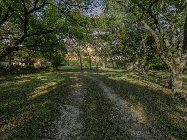 4147 Peak Rd, Granbury, TX 76048