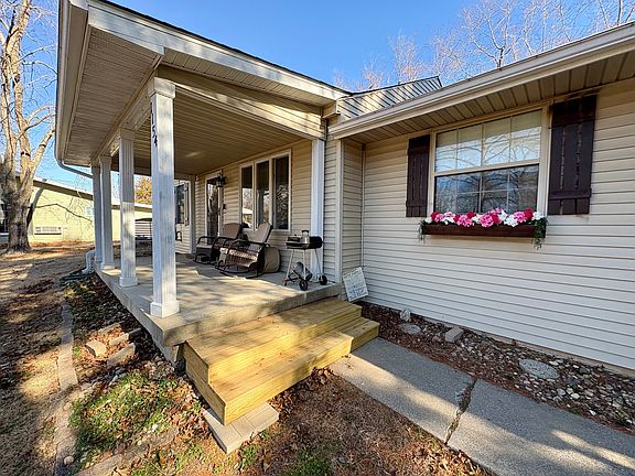 3rd image of 1154 N Franklin St #0