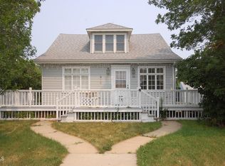 313 W 2nd St, Fairview, MT 59221