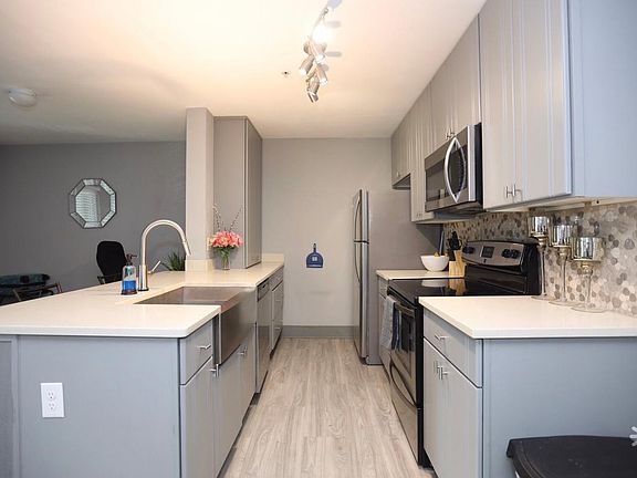 5th image of 6401 S West Shore Blvd APT 1610