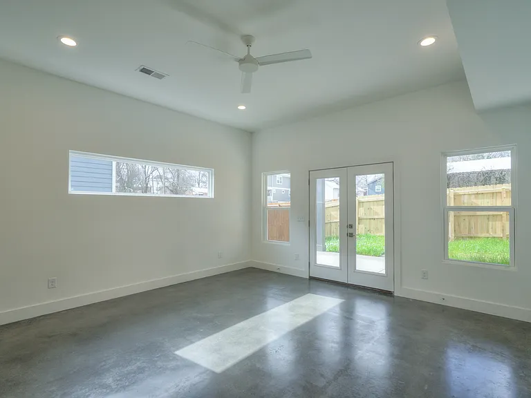 2411A Middle St — Photo 6