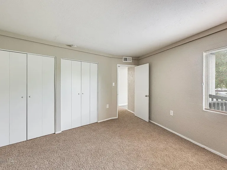 Available room for lessee