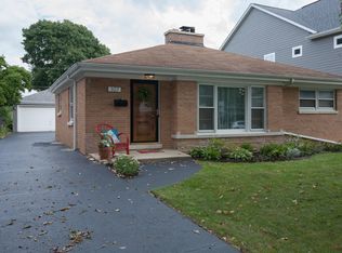 107 S Louis St, Mount Prospect, IL 60056