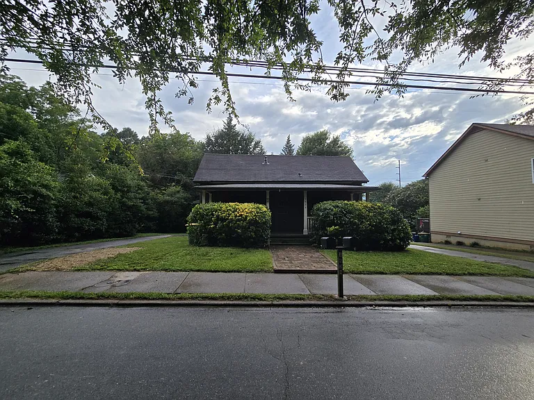 1434 E Broad St #B — Photo 4