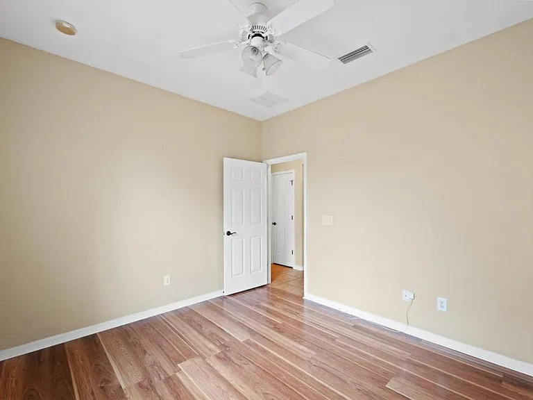 27211 Fern Glade Ct — Photo 32