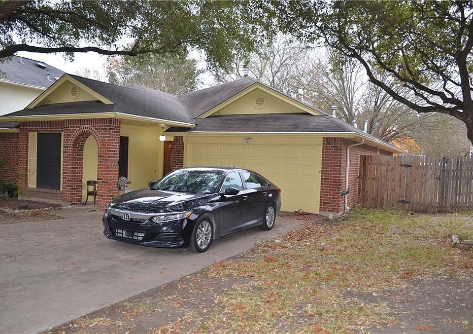 2nd image of 1115 Faircrest Dr