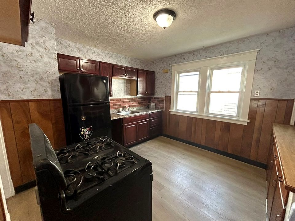 1st image of 252 Dartmouth Ave Floor 1