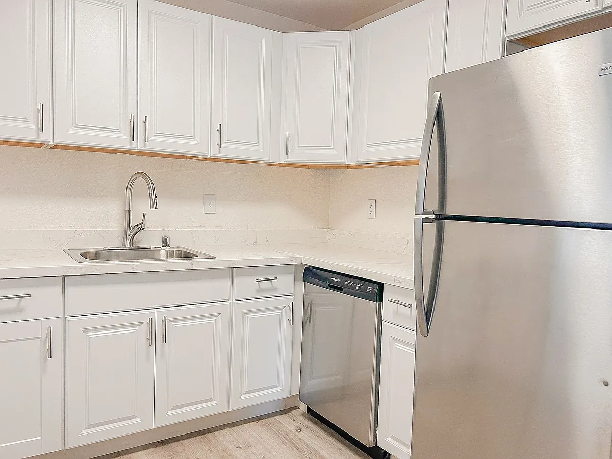 Kitchen - Village Point Apartments