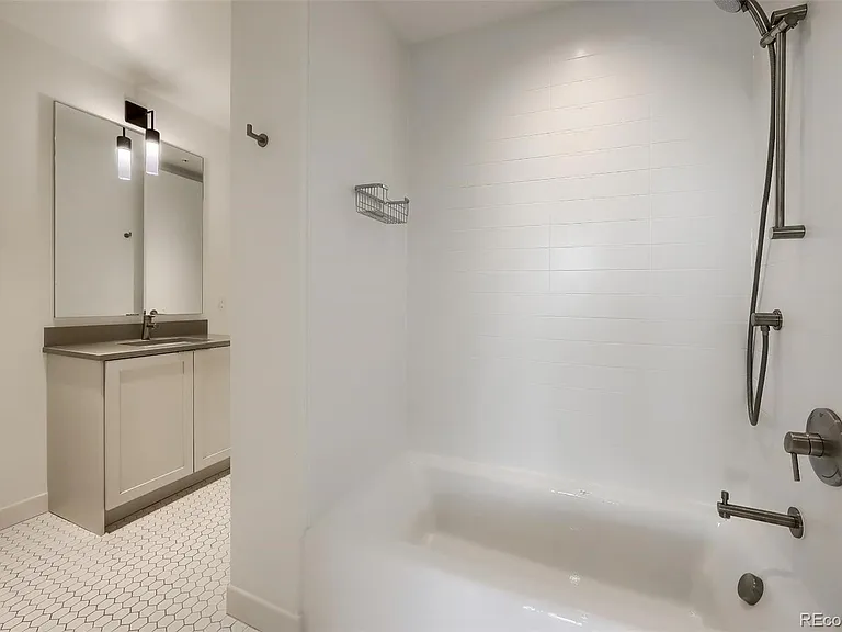 1750 Wewatta St #631 — Photo 21