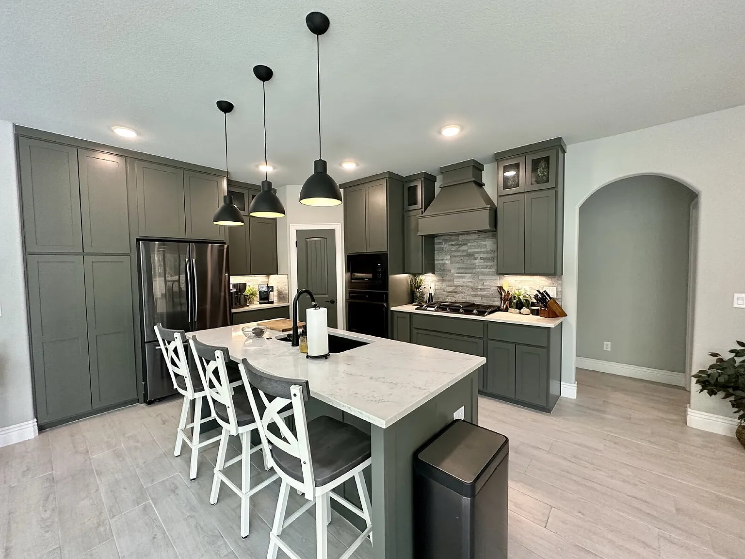 3 bed, 2.5 bath, 2278 sqft, $2,700 — Photo 3
