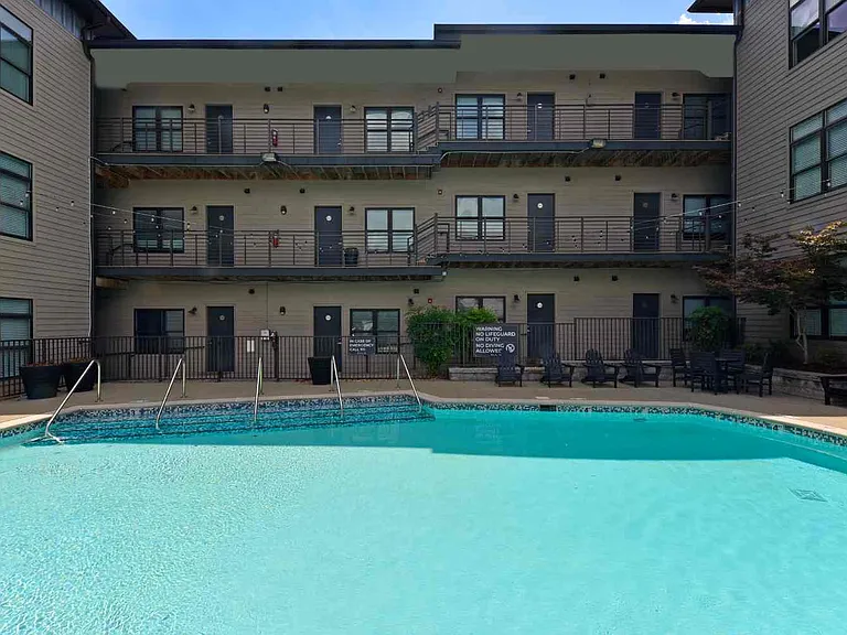Ellis Germantown — Photo 25