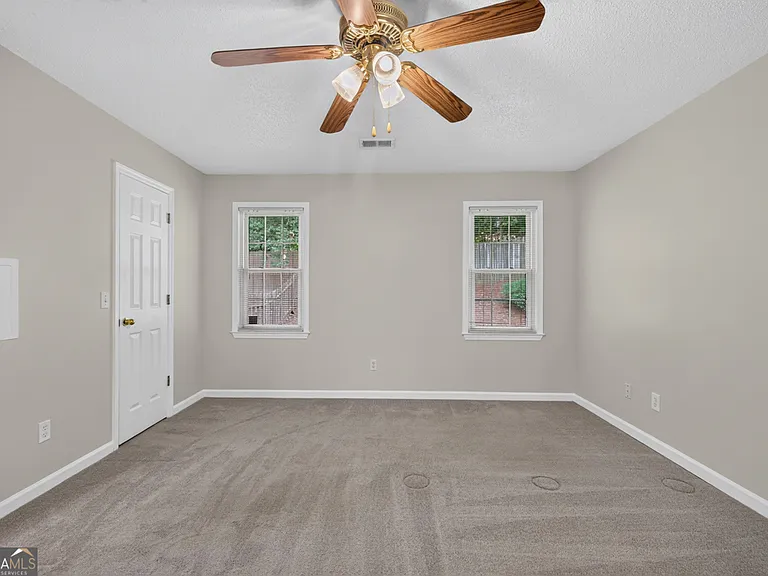 129 Springbrook Dr — Photo 26