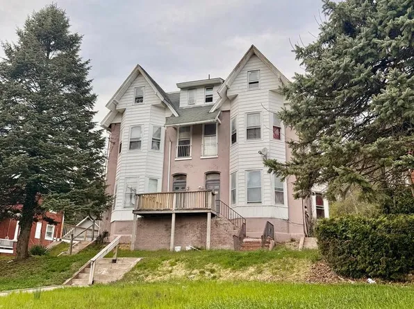 1601 Mineral Spring Rd, Reading, PA 19602