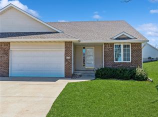 830 Elmwood Ct, Altoona, IA 50009