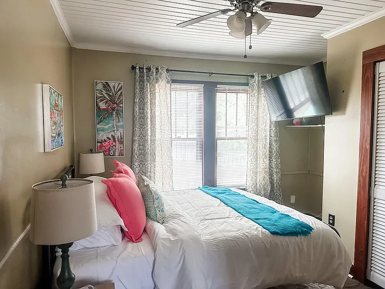 206 Broadmoor Ln — Photo 6