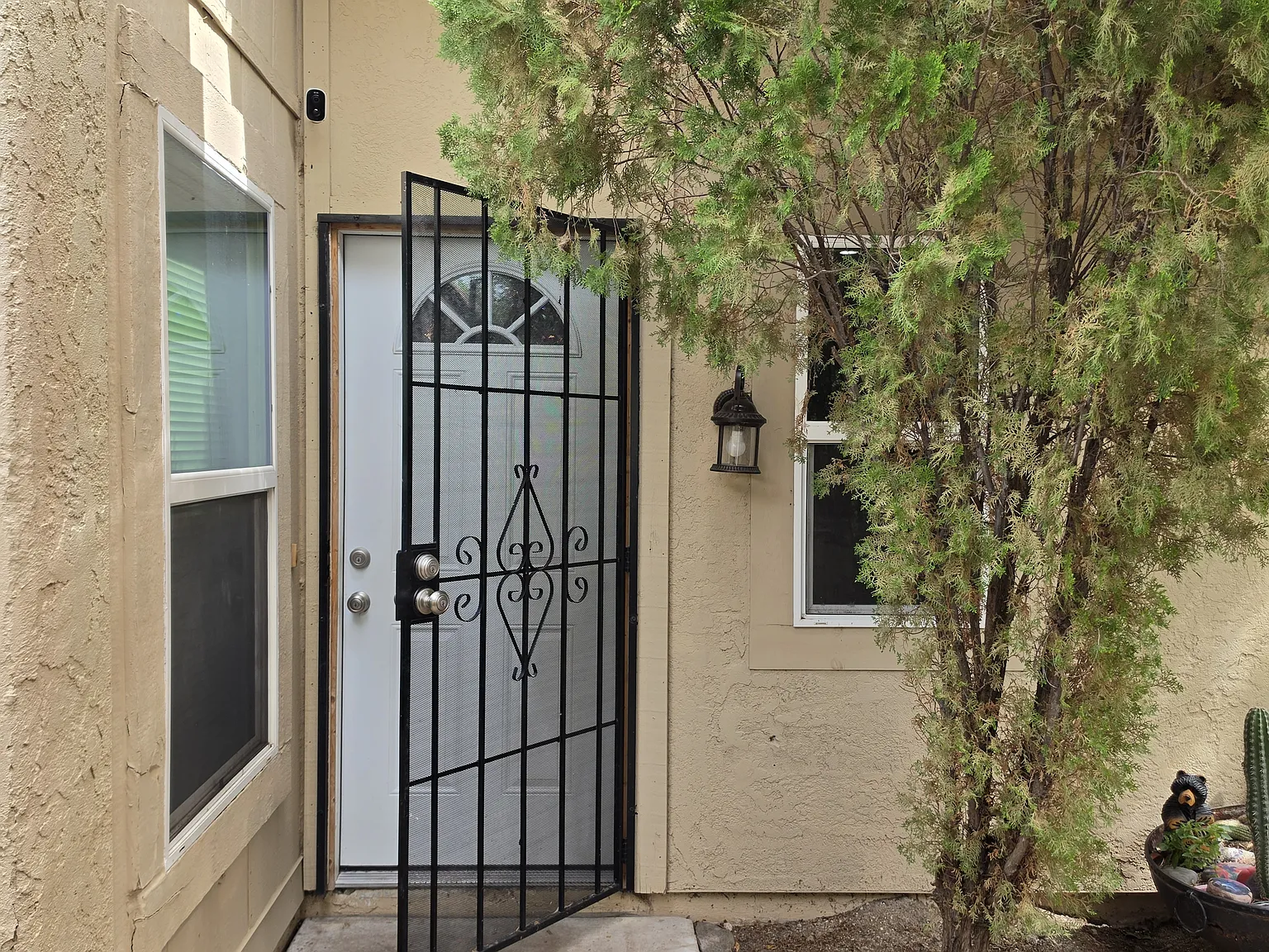 3 bed, 1153 sqft, $1,875 — Photo 2