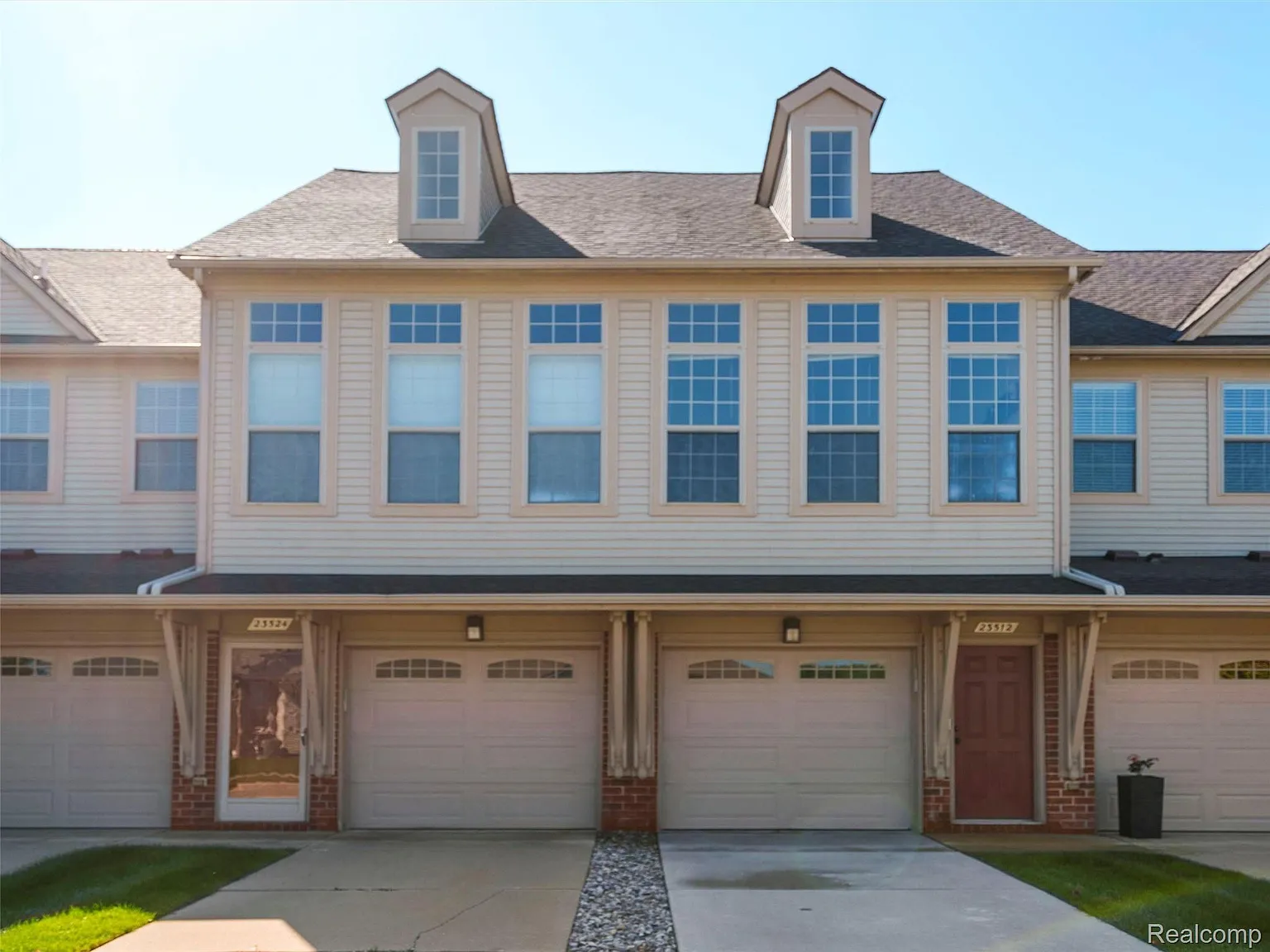 23512 Clarewood St photo 1