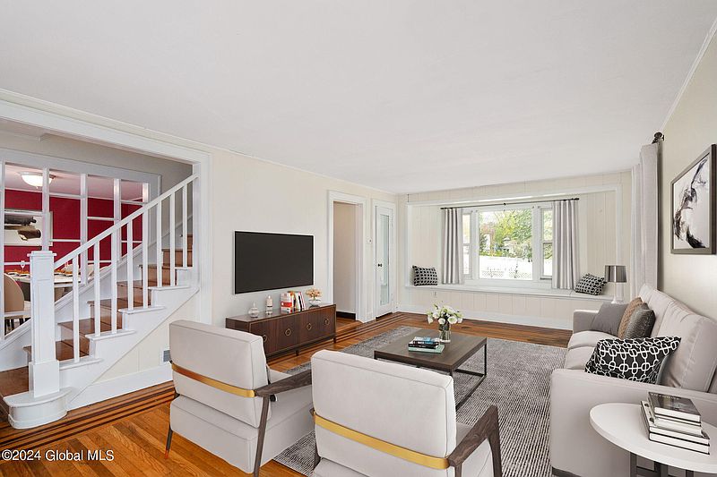 4th image of 106 Jefferson Avenue