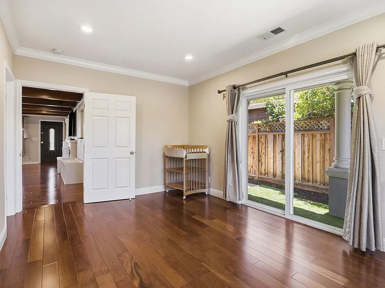 599 Borregas Ave — Photo 16