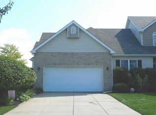 8115 Victoria Pl, Crown Point, IN 46307