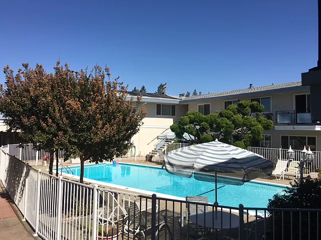 2020 California St #18 — Photo 8