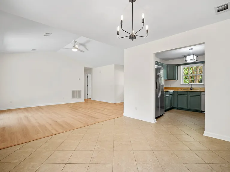 7 Grandiflora Ln — Photo 17