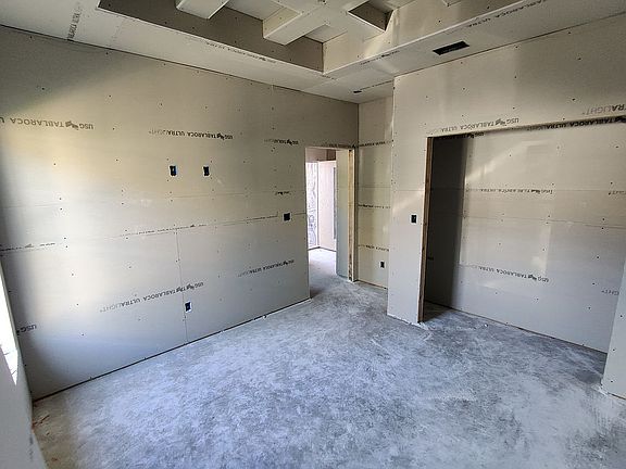 3rd image of 434 Colorado Dr