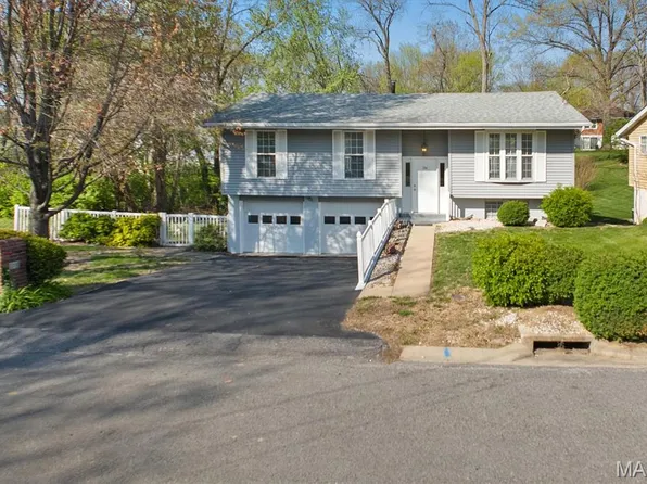 204 Gaylord Dr, Collinsville, IL 62234