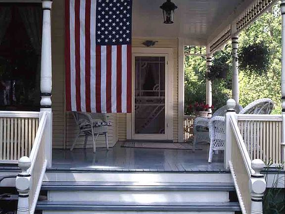 2nd image of 740 Greenwood Ave
