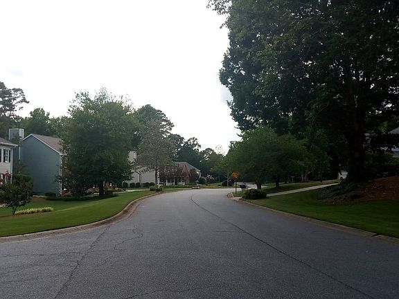 5th image of 1596 Grandview Trce